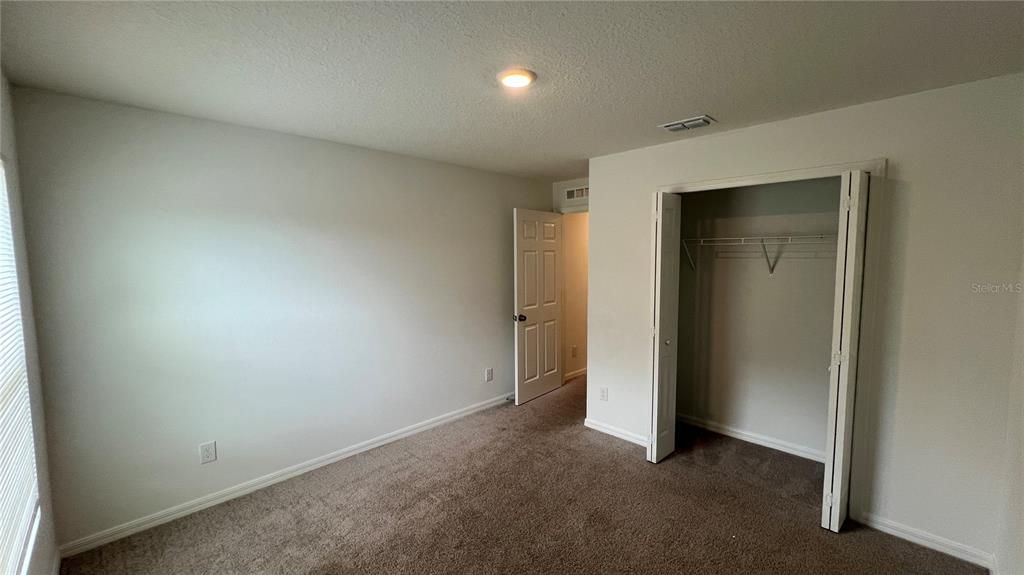 For Rent: $1,990 (4 beds, 2 baths, 1809 Square Feet)