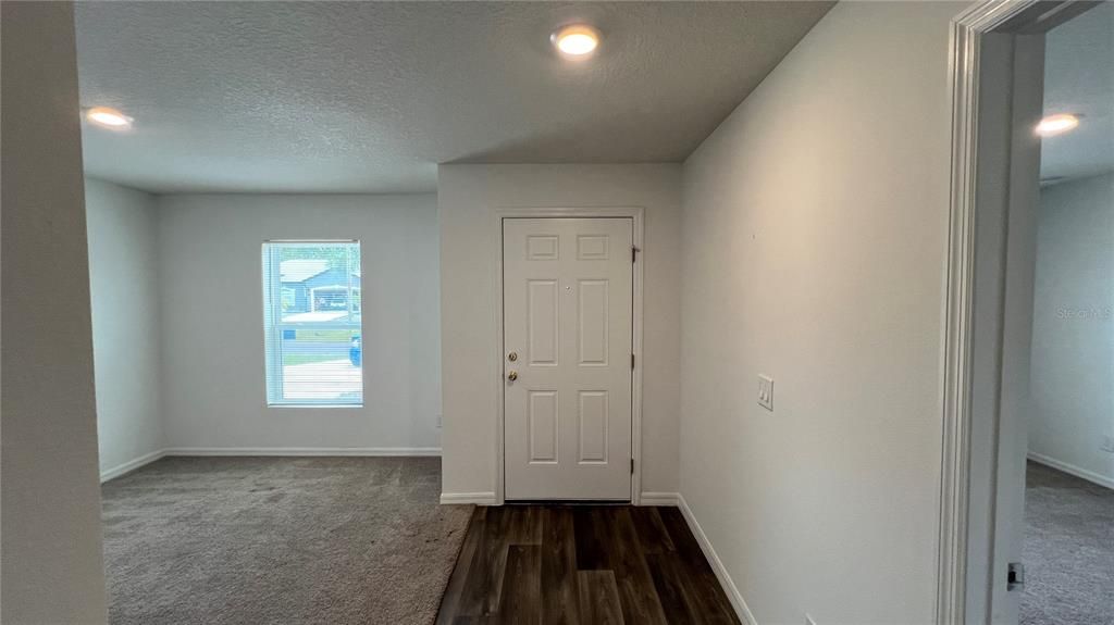For Rent: $1,990 (4 beds, 2 baths, 1809 Square Feet)