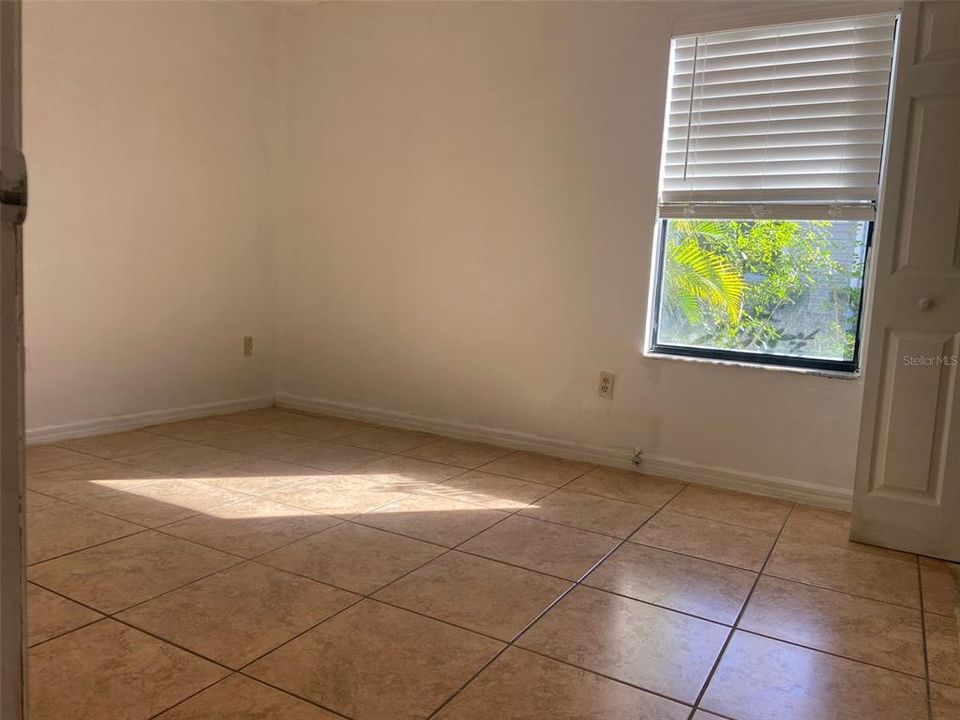 For Rent: $1,750 (2 beds, 2 baths, 1100 Square Feet)