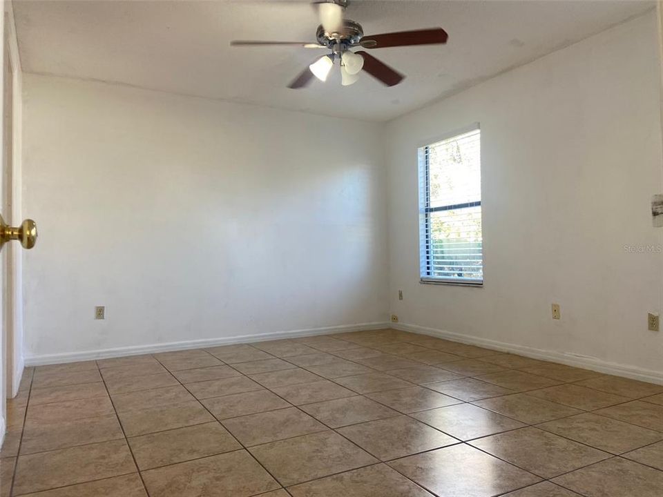 Active With Contract: $1,750 (2 beds, 2 baths, 1100 Square Feet)