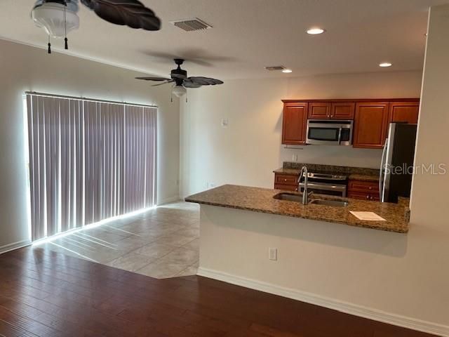 For Rent: $2,400 (3 beds, 2 baths, 1602 Square Feet)