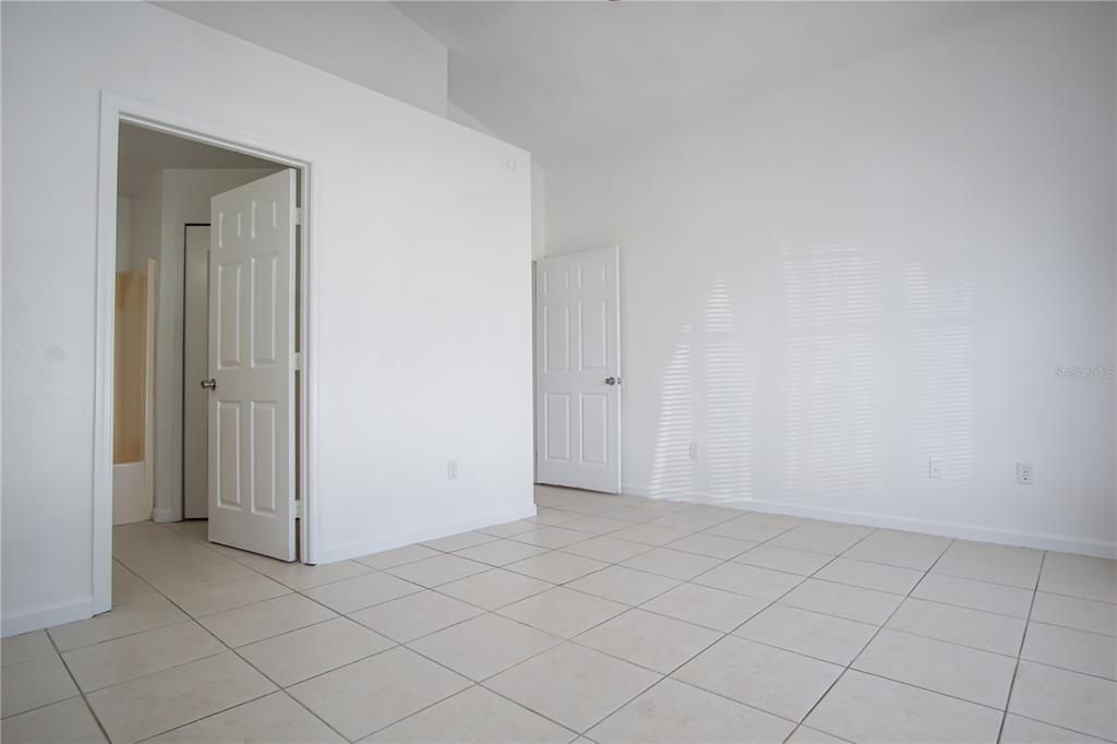 Active With Contract: $1,750 (3 beds, 2 baths, 1246 Square Feet)