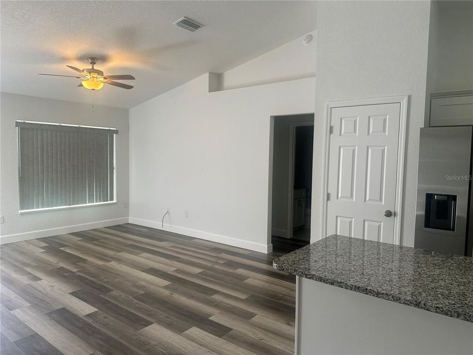 For Rent: $1,875 (3 beds, 2 baths, 1567 Square Feet)