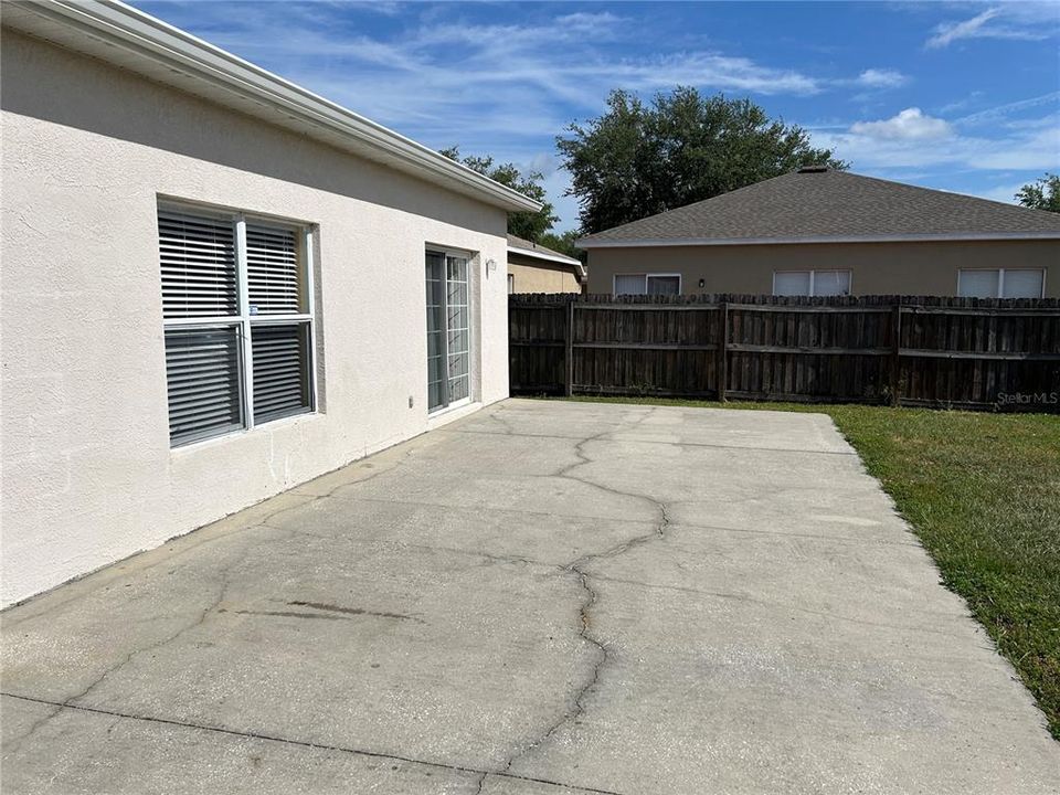 For Rent: $1,900 (3 beds, 2 baths, 1510 Square Feet)