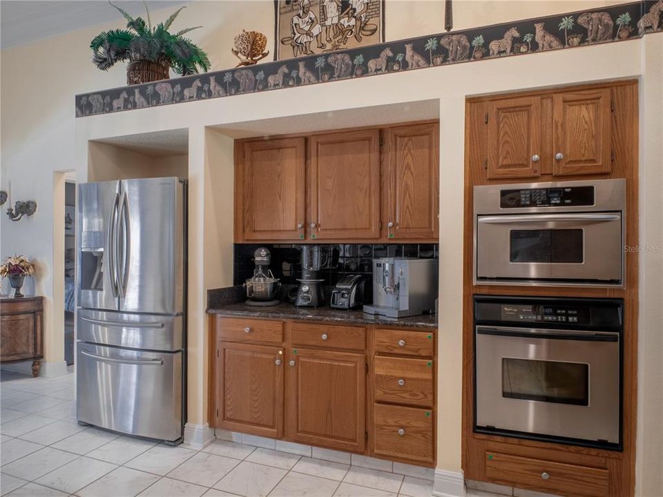 Stainless steel appliances, double oven