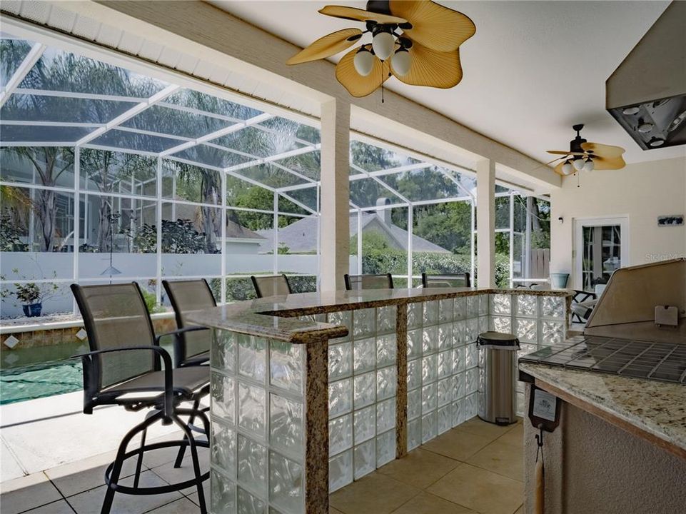 Alfresco Kitchen with high bar