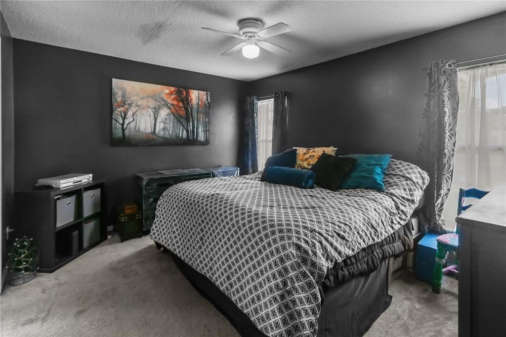 For Sale: $449,000 (4 beds, 2 baths, 1909 Square Feet)