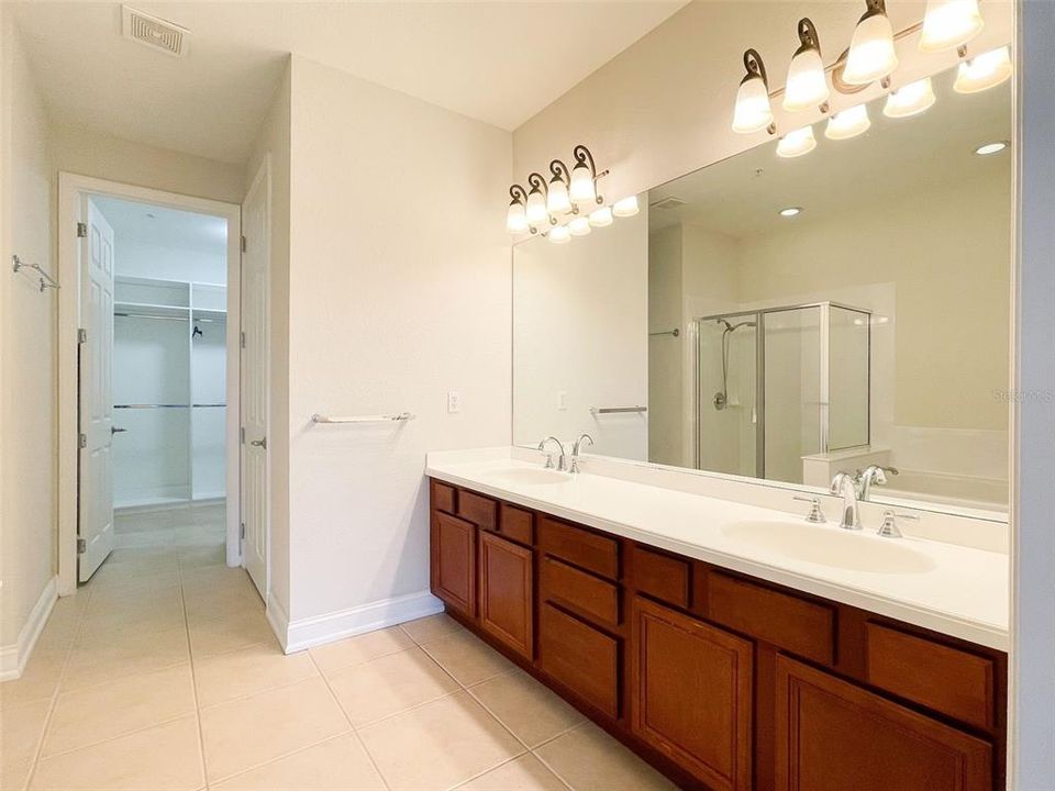 MASTER BATH WITH DOUBLE SINK
