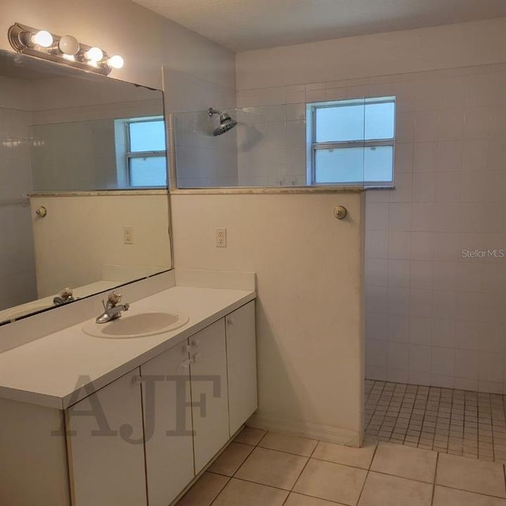 For Rent: $1,800 (3 beds, 2 baths, 1455 Square Feet)