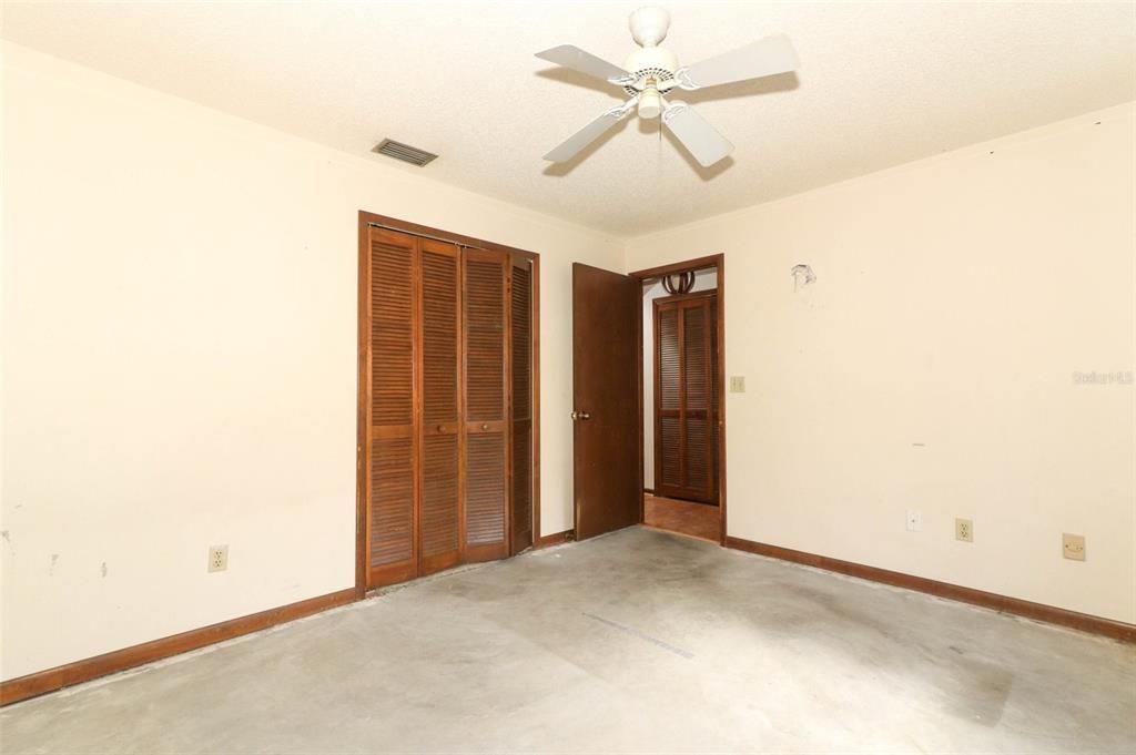 Active With Contract: $275,000 (2 beds, 2 baths, 1188 Square Feet)
