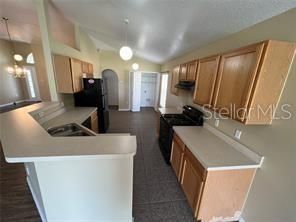 For Rent: $2,100 (3 beds, 2 baths, 1632 Square Feet)