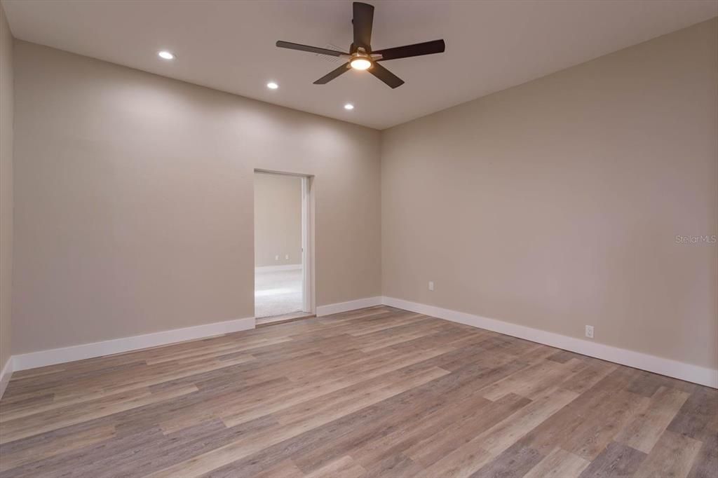 family room off kitchen