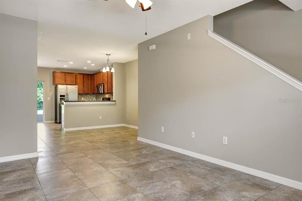 For Rent: $1,950 (2 beds, 2 baths, 1216 Square Feet)