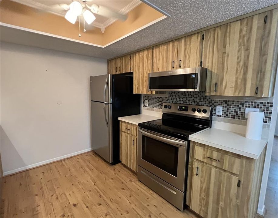For Sale: $194,800 (2 beds, 2 baths, 960 Square Feet)