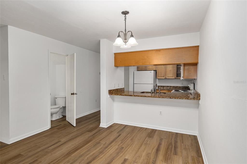 For Sale: $173,900 (2 beds, 2 baths, 1088 Square Feet)