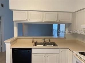 Active With Contract: $2,000 (3 beds, 2 baths, 1056 Square Feet)