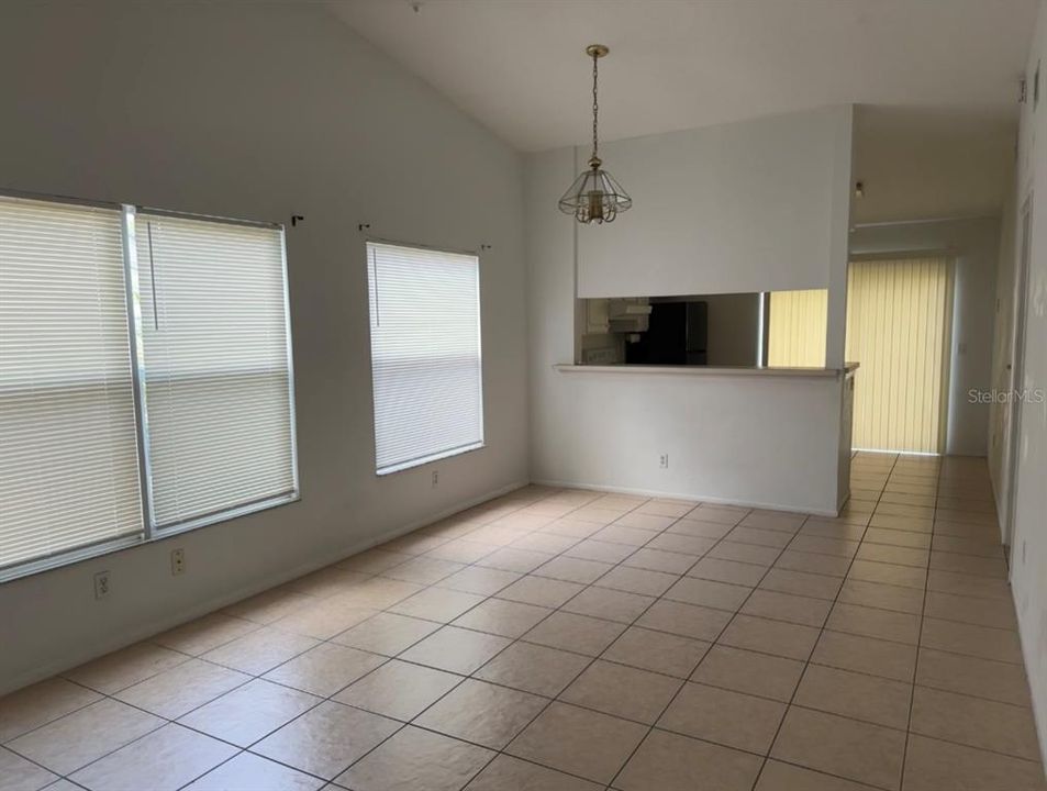 Active With Contract: $2,000 (3 beds, 2 baths, 1056 Square Feet)