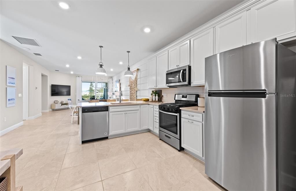 For Sale: $456,609 (2 beds, 2 baths, 1448 Square Feet)