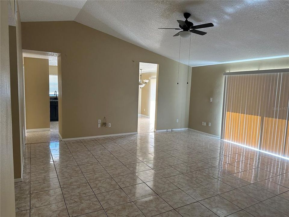 For Rent: $2,300 (3 beds, 2 baths, 1430 Square Feet)