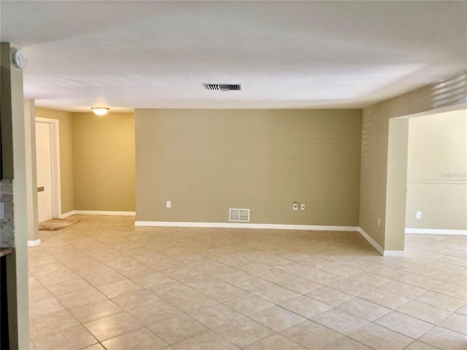 For Rent: $2,800 (3 beds, 2 baths, 2063 Square Feet)