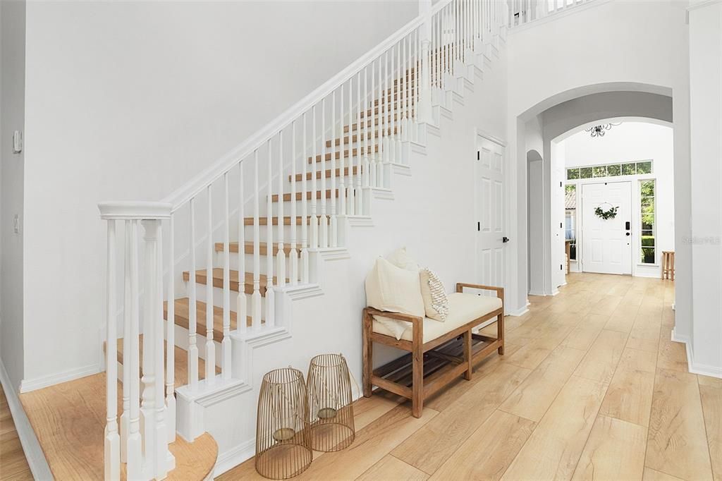 HARWOOD STAIRS WITH WHITE RISERS