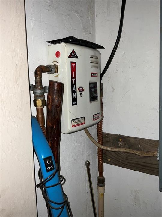 Home 2 tankless hot water tank