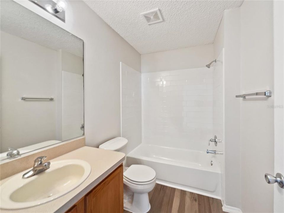 For Sale: $268,000 (2 beds, 2 baths, 1163 Square Feet)