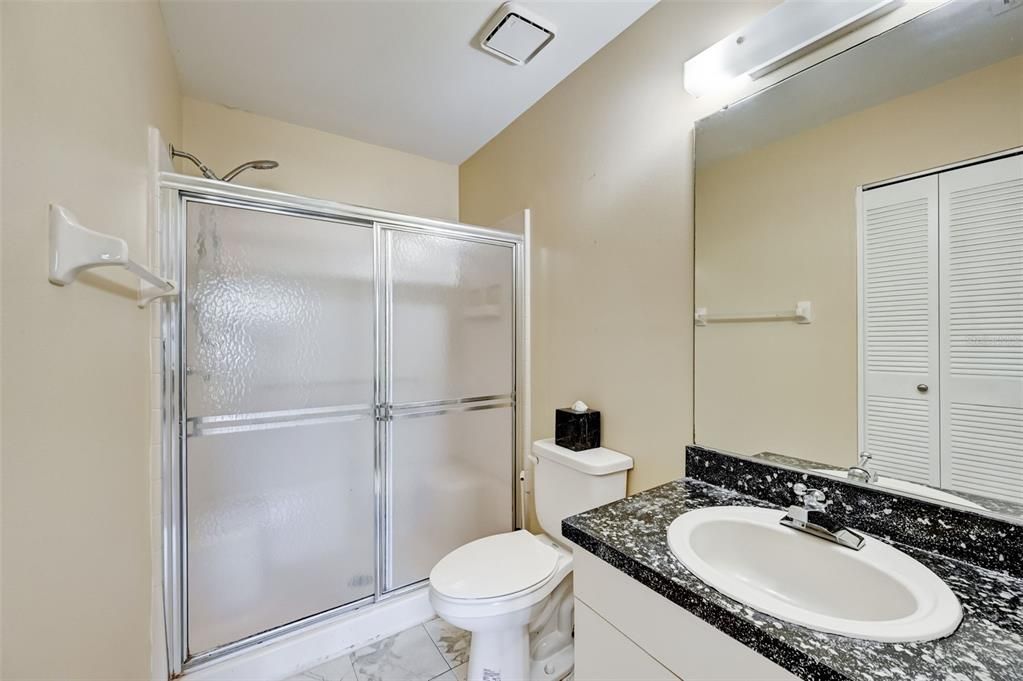 For Sale: $199,000 (2 beds, 2 baths, 1073 Square Feet)