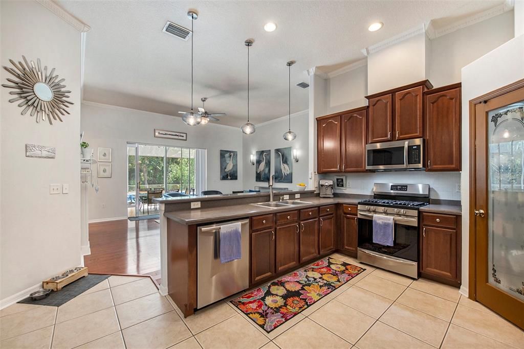 Active With Contract: $615,000 (4 beds, 3 baths, 2617 Square Feet)