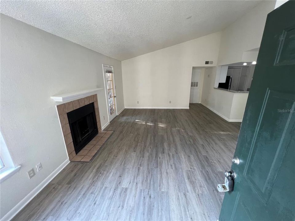 For Rent: $1,750 (2 beds, 2 baths, 1000 Square Feet)