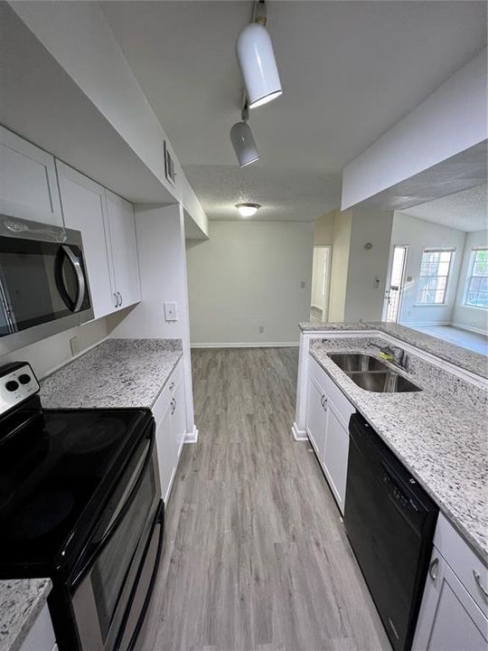 For Rent: $1,750 (2 beds, 2 baths, 1000 Square Feet)