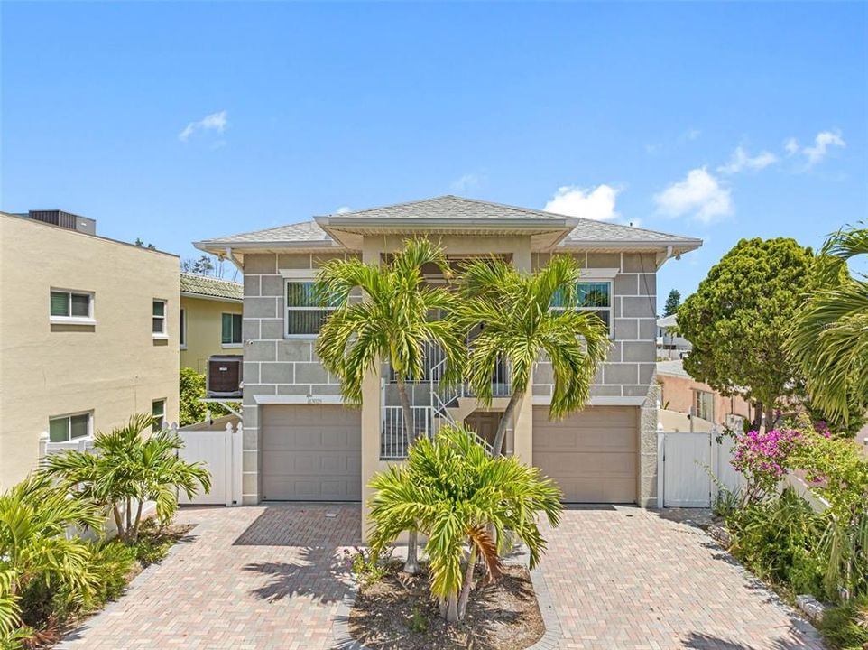 For Sale: $1,799,900 (4 beds, 3 baths, 2818 Square Feet)