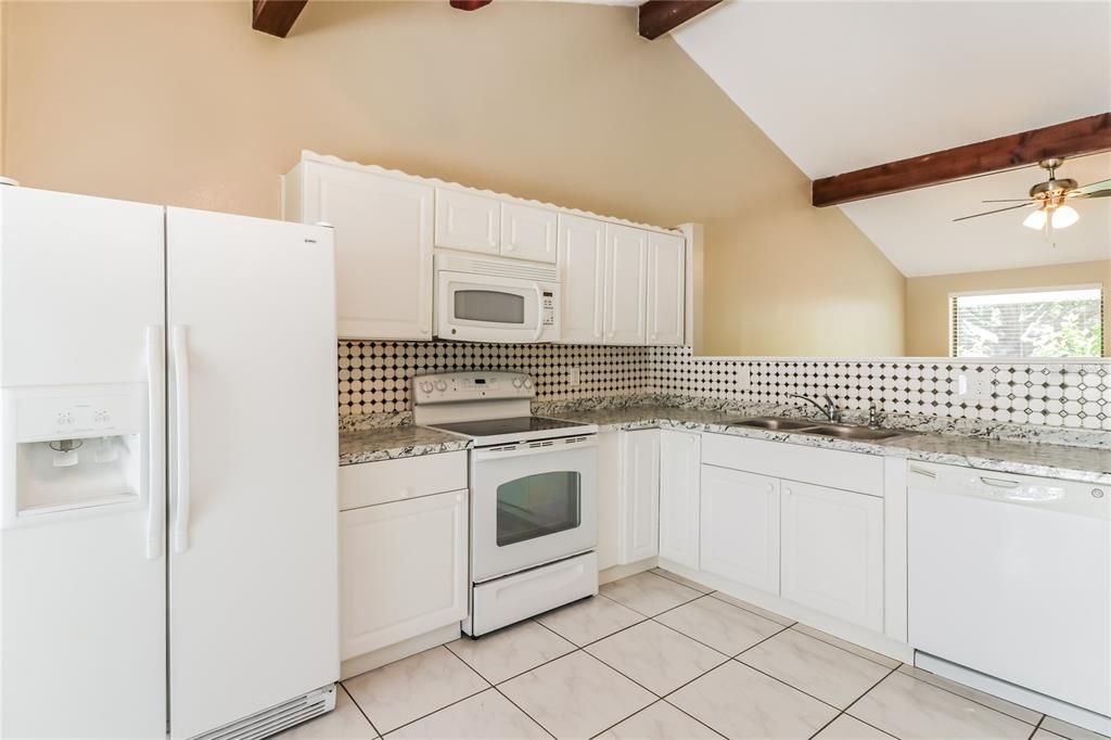 For Rent: $2,215 (3 beds, 2 baths, 1089 Square Feet)