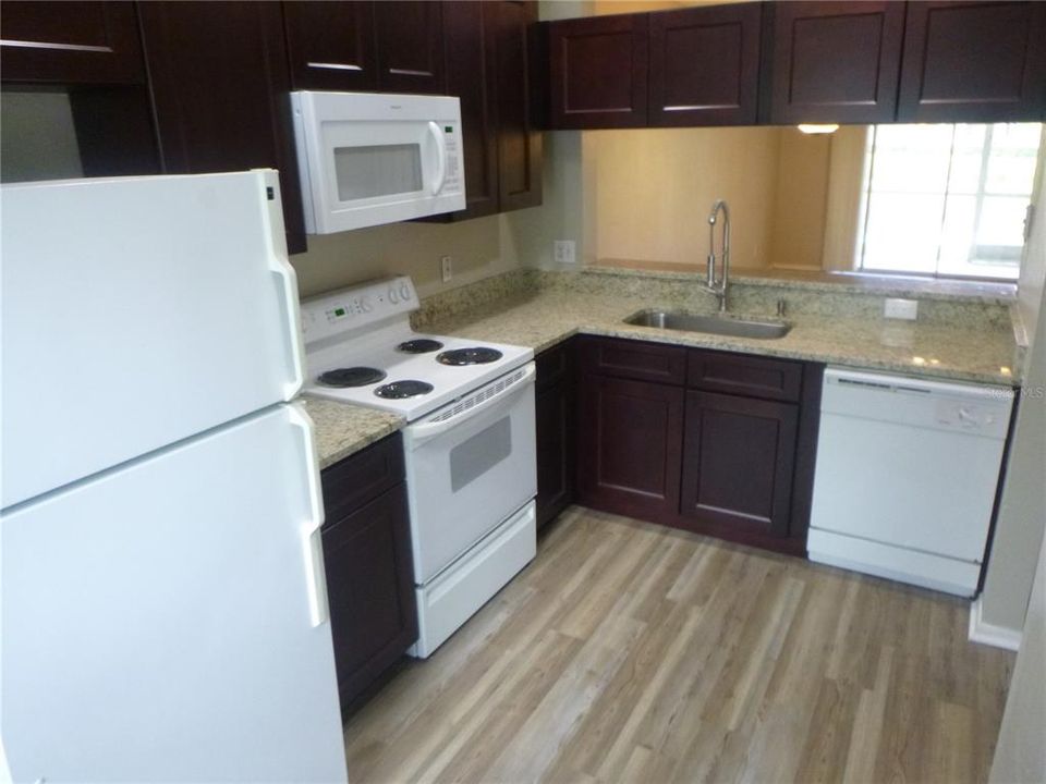 For Rent: $1,995 (2 beds, 2 baths, 1184 Square Feet)