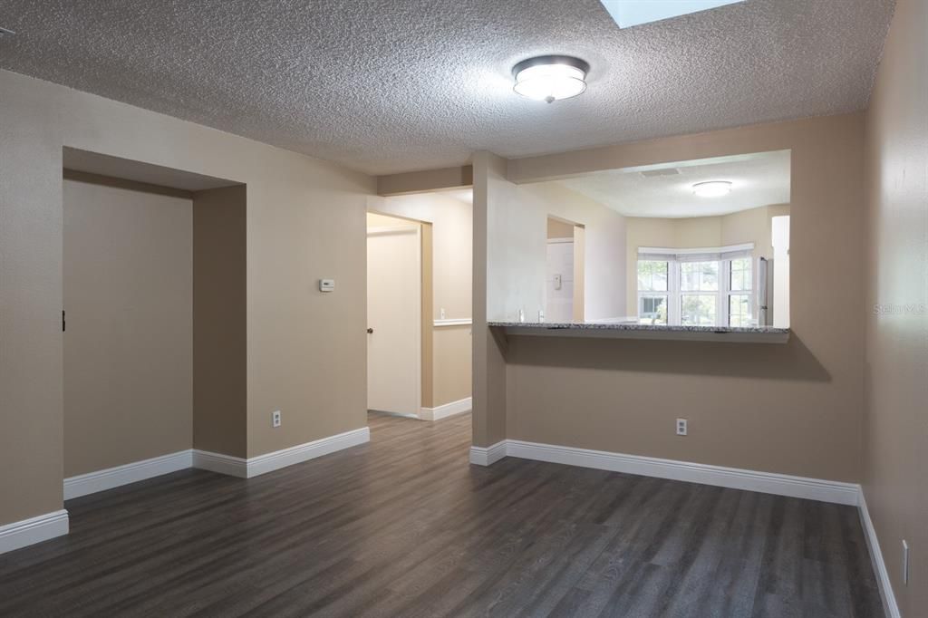 Recently Sold: $329,900 (2 beds, 2 baths, 939 Square Feet)