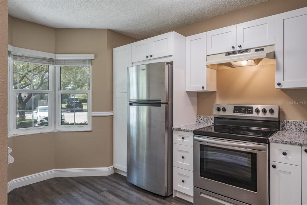 Recently Sold: $329,900 (2 beds, 2 baths, 939 Square Feet)