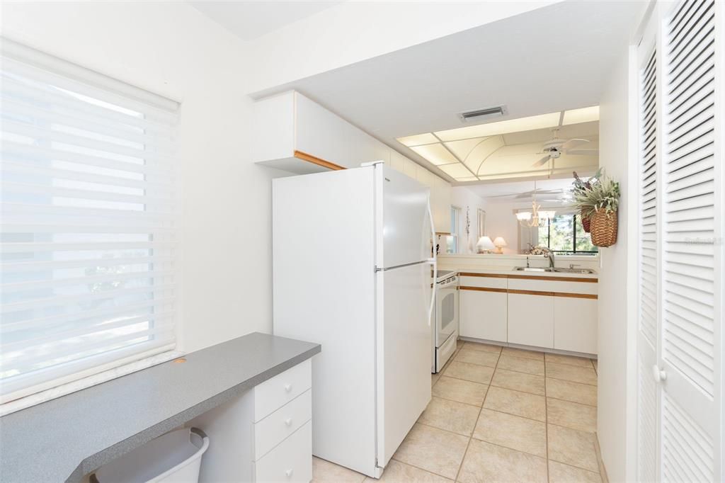 For Sale: $250,000 (2 beds, 2 baths, 1092 Square Feet)