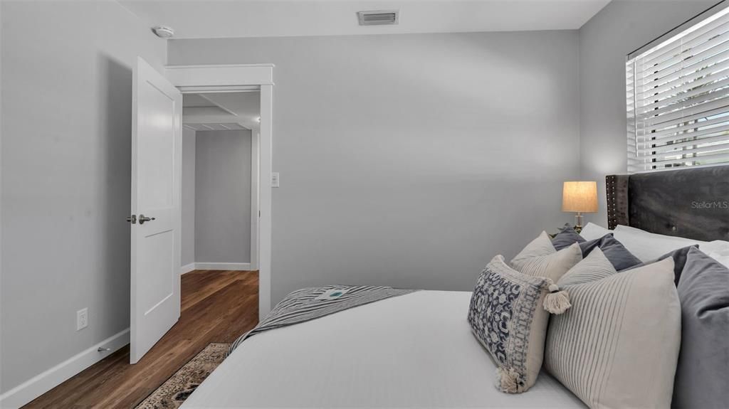 For Sale: $675,000 (2 beds, 1 baths, 1088 Square Feet)