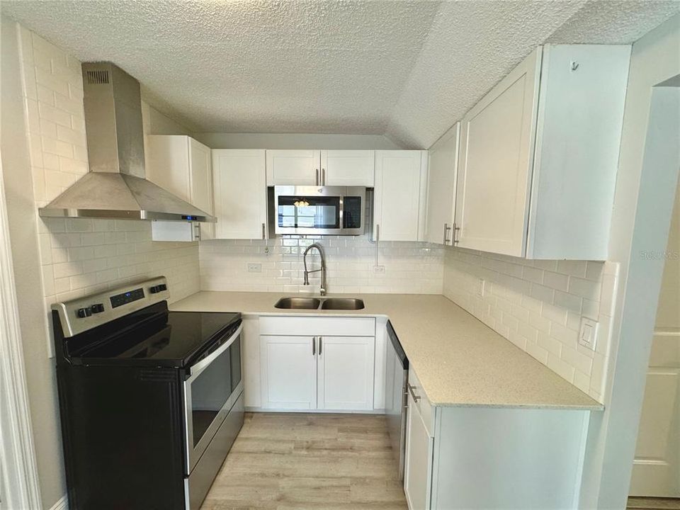 For Sale: $199,000 (4 beds, 2 baths, 1368 Square Feet)
