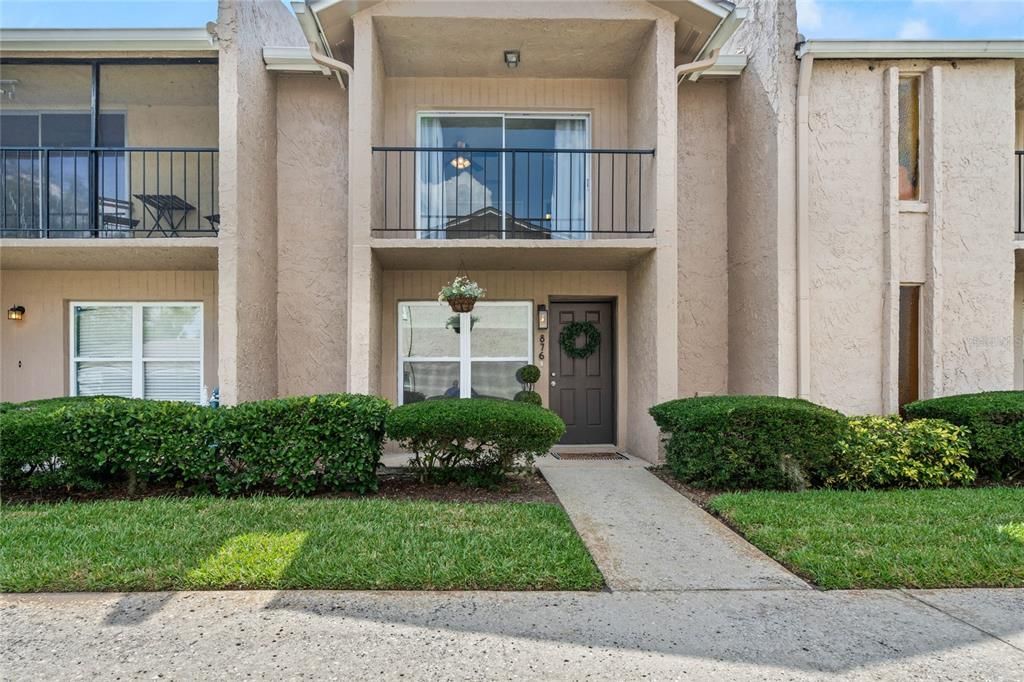 Three bedroom and 3 full bath condominum/townhome in the Maitland Community of Park Lake.