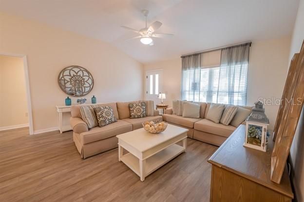 For Sale: $429,900 (3 beds, 2 baths, 1523 Square Feet)