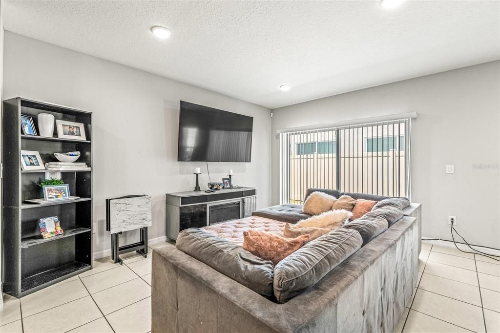 For Sale: $294,900 (3 beds, 2 baths, 1635 Square Feet)