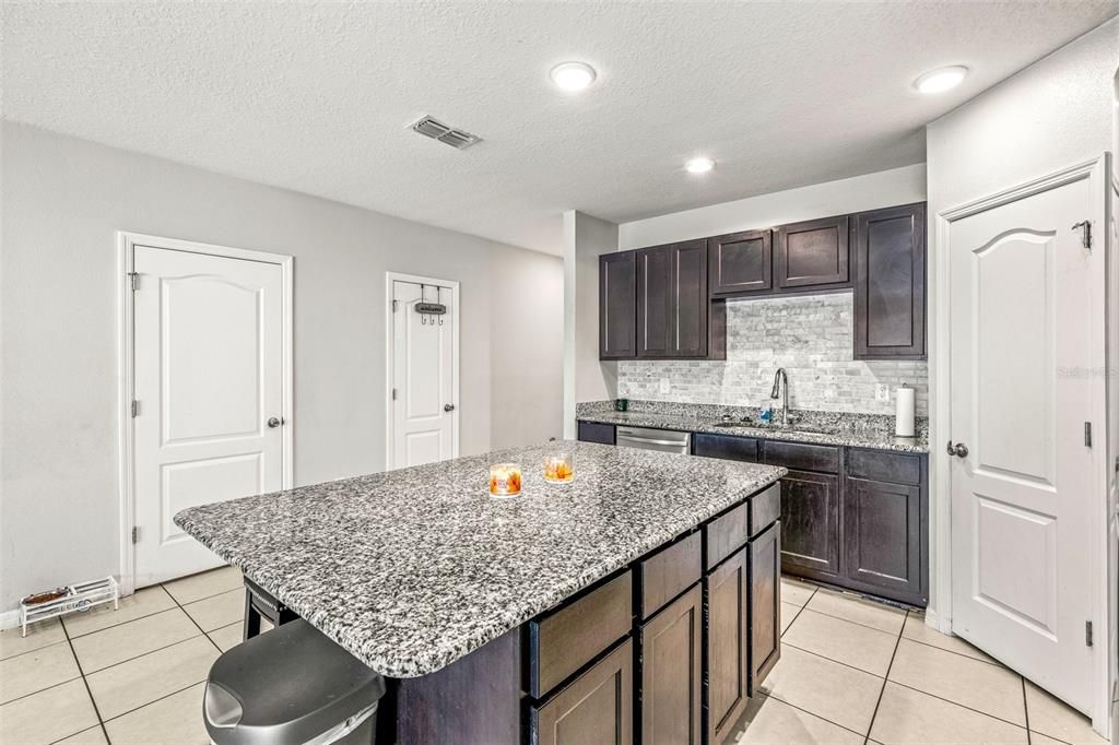 For Sale: $294,900 (3 beds, 2 baths, 1635 Square Feet)