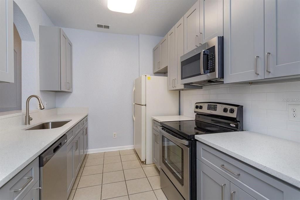 For Rent: $2,195 (3 beds, 2 baths, 1247 Square Feet)