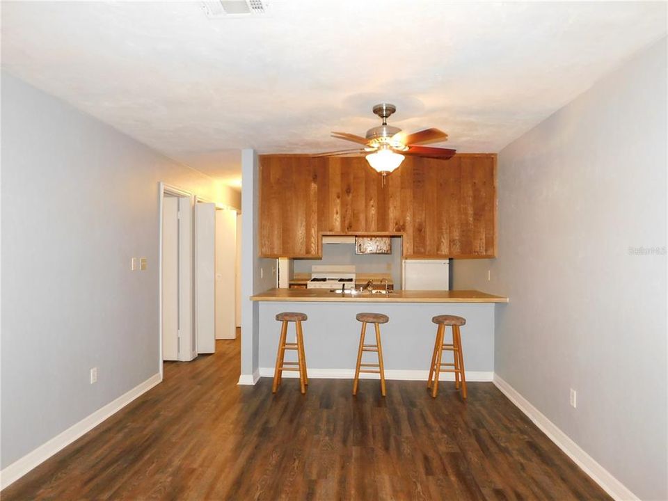 For Rent: $1,575 (3 beds, 2 baths, 1582 Square Feet)
