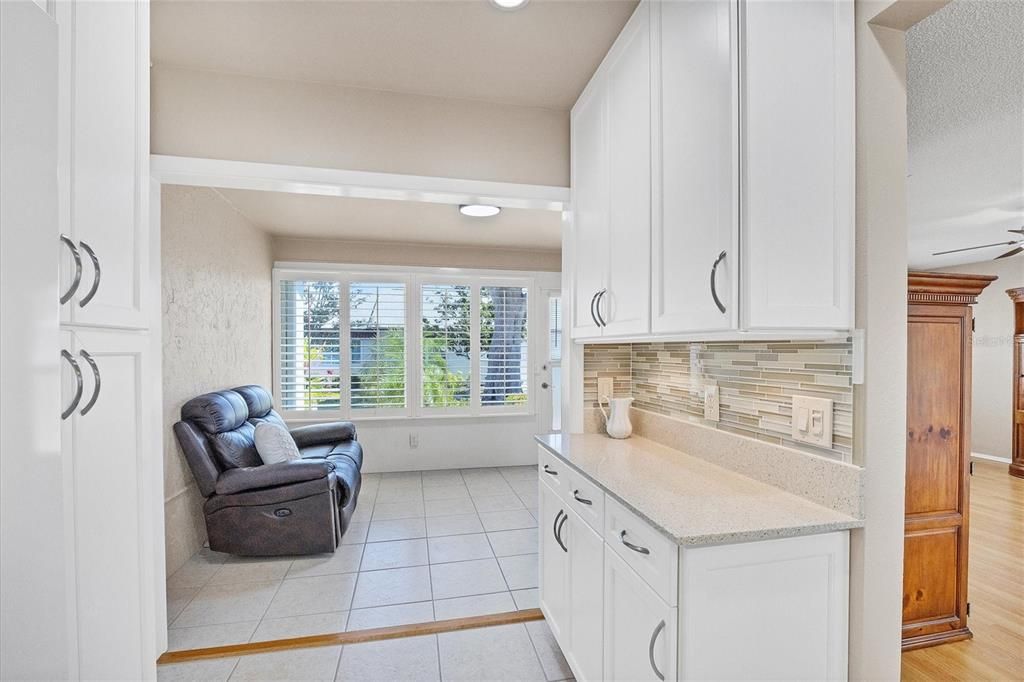For Sale: $299,900 (2 beds, 2 baths, 1112 Square Feet)