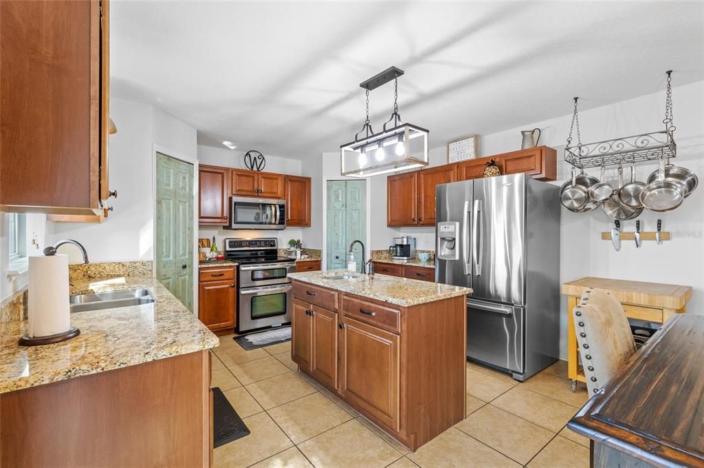 Active With Contract: $425,000 (4 beds, 2 baths, 2824 Square Feet)