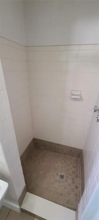 For Sale: $370,000 (2 beds, 2 baths, 1072 Square Feet)