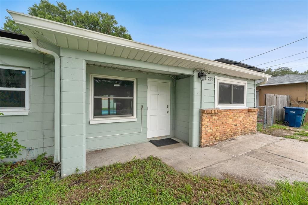 Active With Contract: $299,912 (4 beds, 2 baths, 1282 Square Feet)