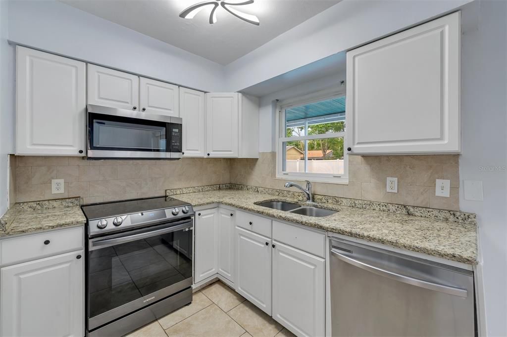Active With Contract: $299,912 (4 beds, 2 baths, 1282 Square Feet)